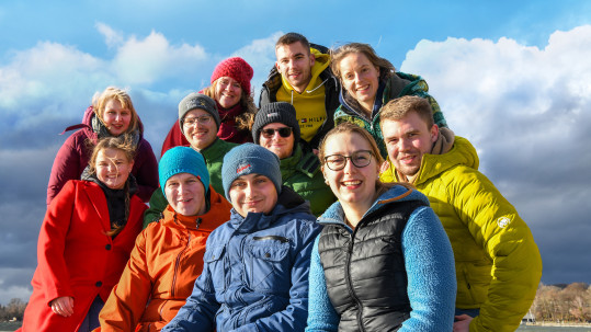 Gruppe junger Leute am Ammersee