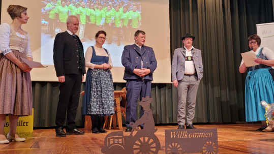 Landfrauentag in Wallgau Interviewrunde auf der Bühne