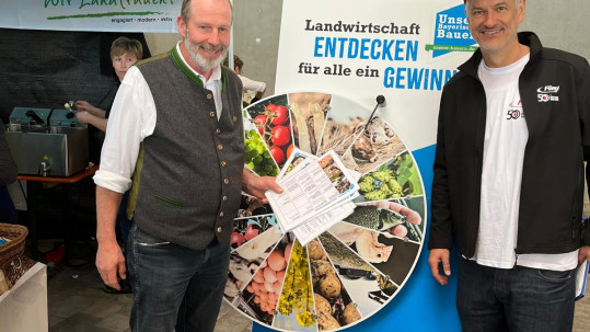 Kreisobmann Niederschweiberer und Radiomoderator Bernhard Fleischmann