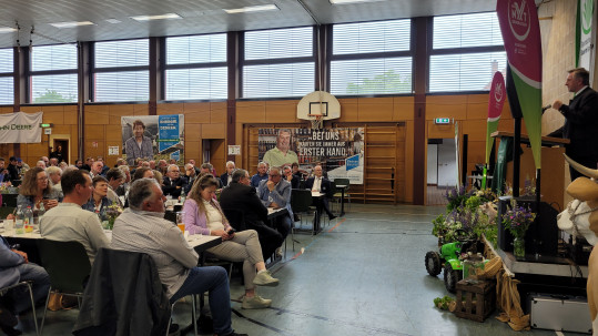 Bauerntag in Untertheres Publikum
