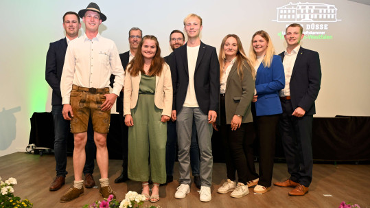 Platz 3 Sparte Landwirtschaft Berufswettbewerb Martin Schuml Platz 3 Sparte Landwirtschaft Berufswettbewerb Martin Schuml