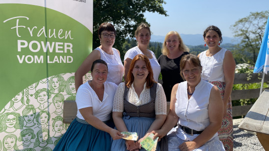 2025-08-11 Spendenübergabe Spendenübergabe der Miesbacher Landfrauen an Regens Wagner