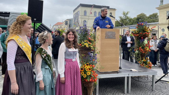 Ministerpräsident Söder eröffnent Bauernmarktmeile
