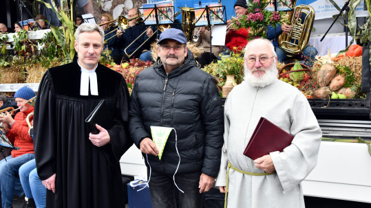 Dekan Peter Bauer mit Kreisobmann Harald Fischer und Gemeindereferent Ulrich Frey