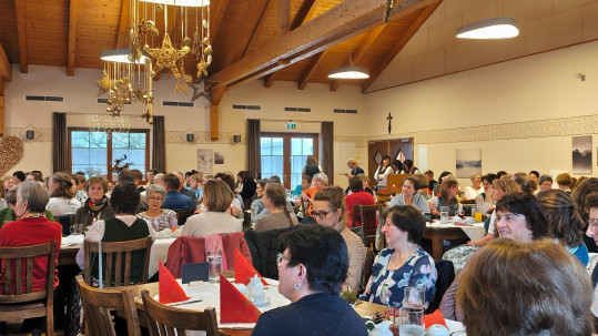Saal Oberbierbach Landfrauentag