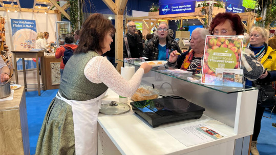 Grüne Woche: Landfrauen-Stand in der Bayern-Halle