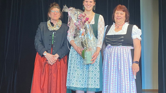 Ehrung von Veronika Spatz, geprüfte Dorfhelferin und Meisterpreisträgerin aus dem Jahr 2025 