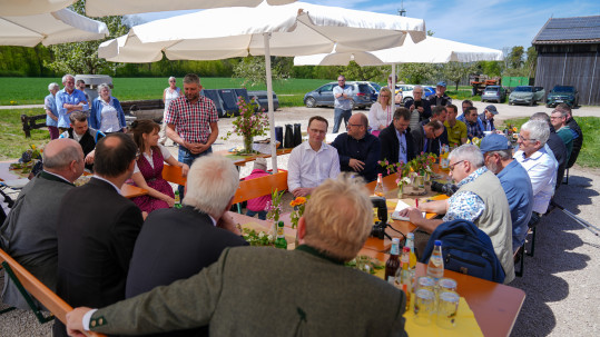 Bundesagrarminister zu Besuch auf dem Betrieb Seitz in Eichelburg