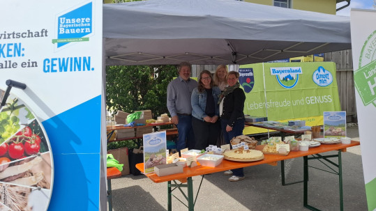 Verantwortliche am Infostand