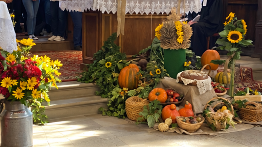 Kirchenaltar Erntegaben