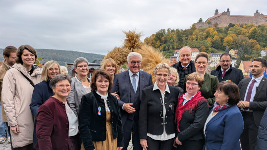 Erntekronenübergabe an Bundespräsidenten Steinmeier