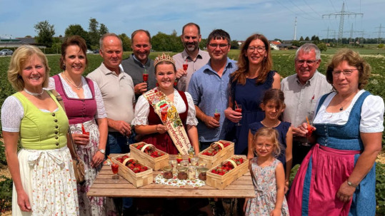 Kreisverband Altötting eröffnet die Erdbeersaison 2026